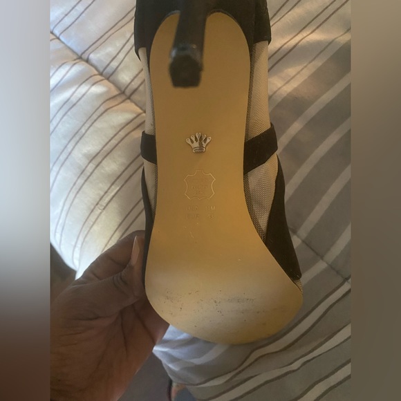 Black heel with sheer opening - Picture 3 of 4